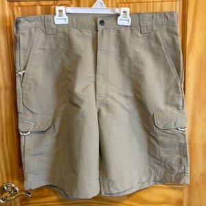 Wrangler men's khaki flat front shorts